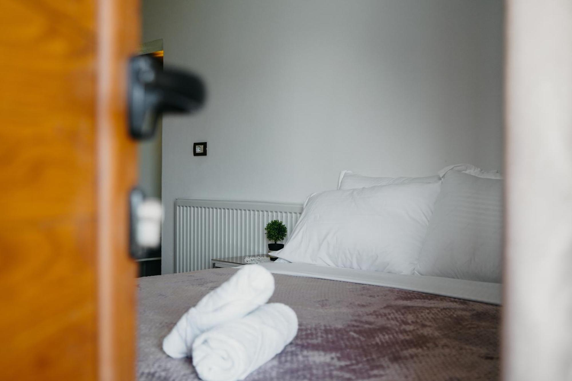 Bujtina Anlu Hotel Nepravishte ภายนอก รูปภาพ