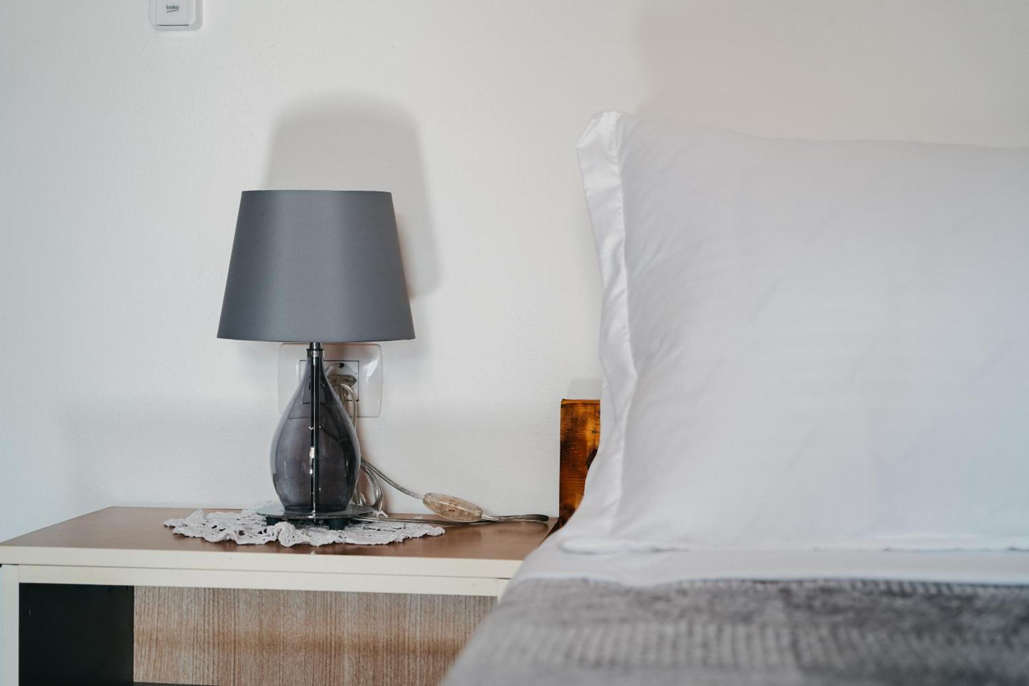 Bujtina Anlu Hotel Nepravishte ภายนอก รูปภาพ