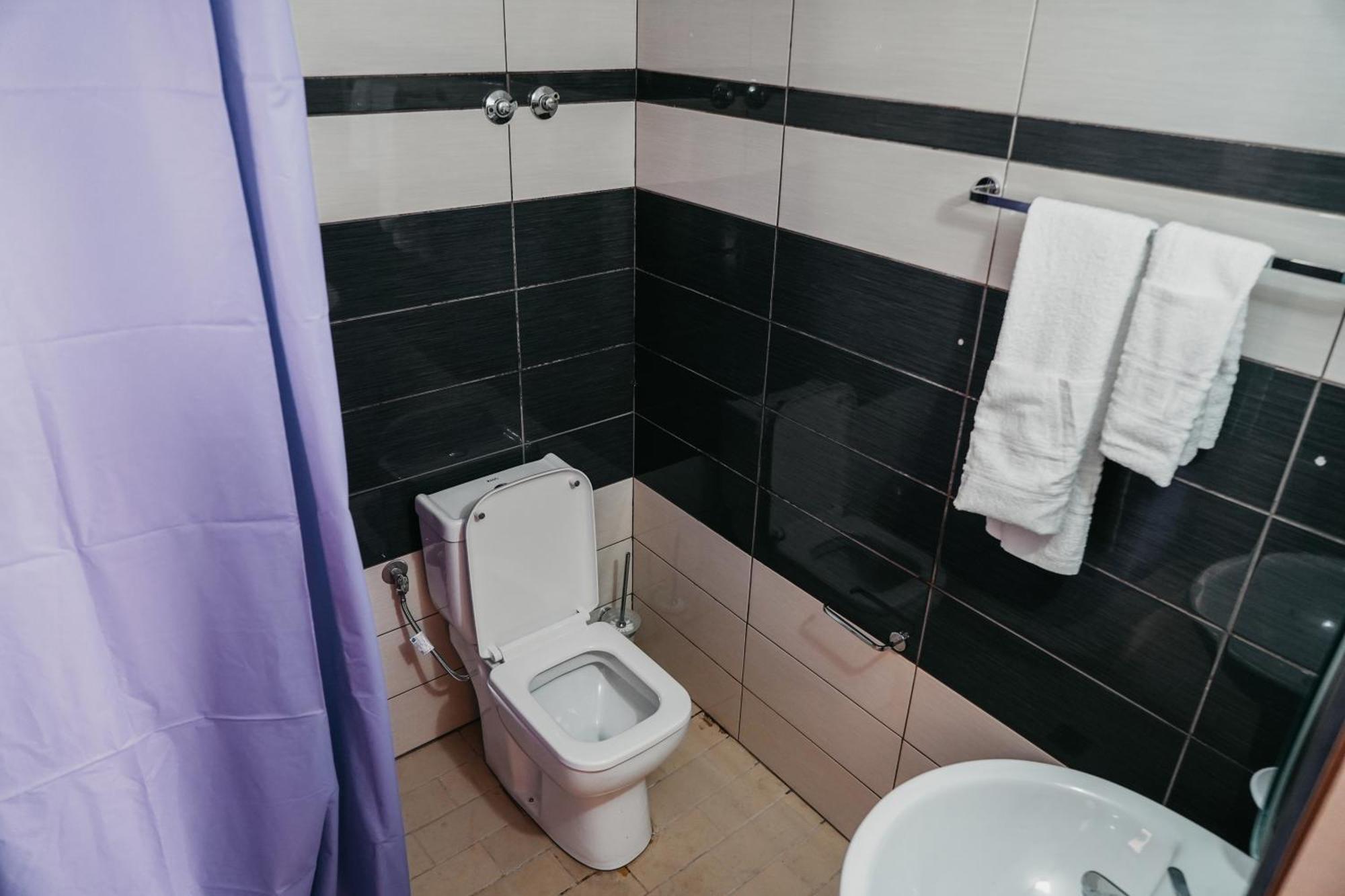 Bujtina Anlu Hotel Nepravishte ภายนอก รูปภาพ