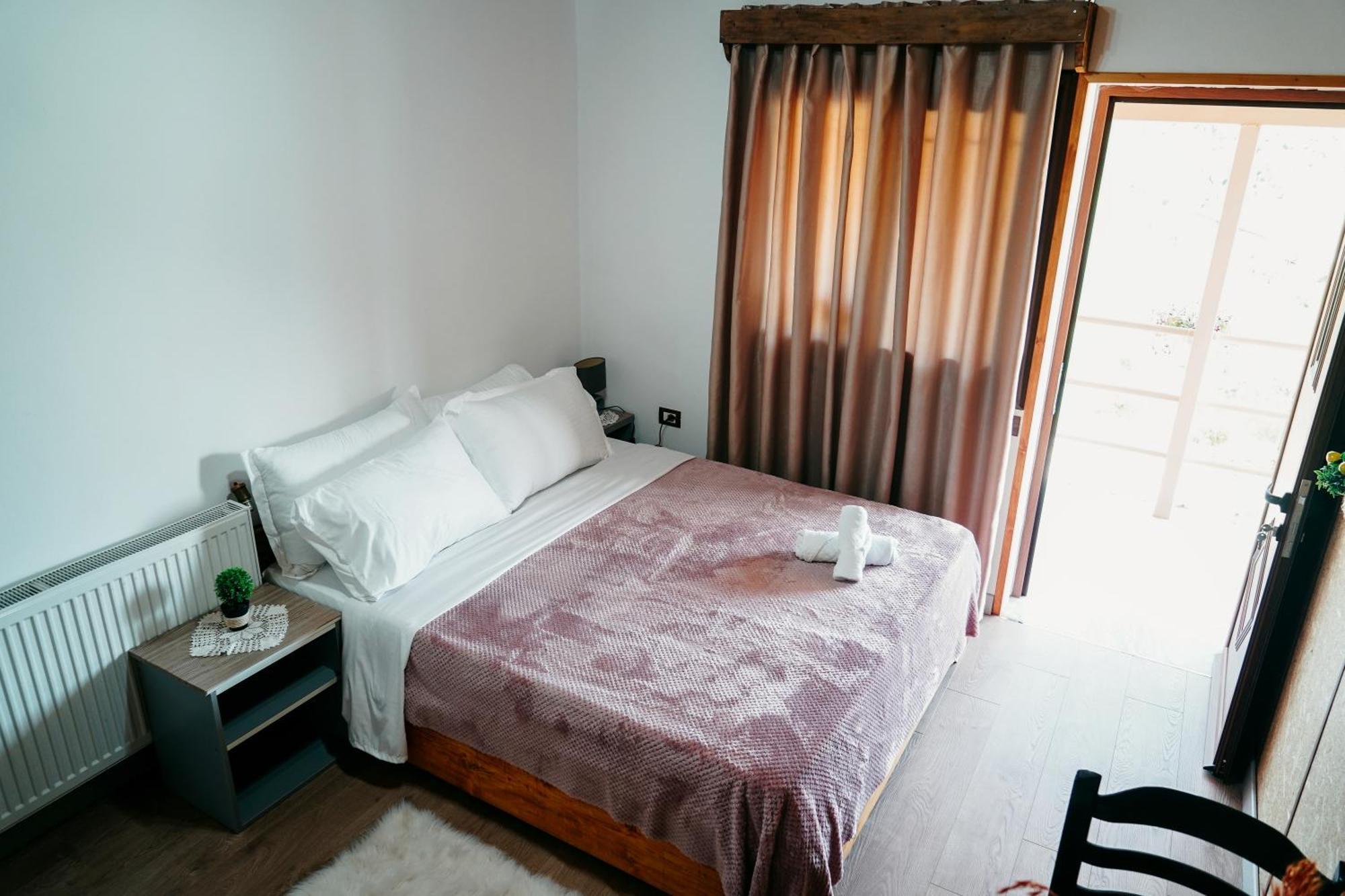 Bujtina Anlu Hotel Nepravishte ภายนอก รูปภาพ