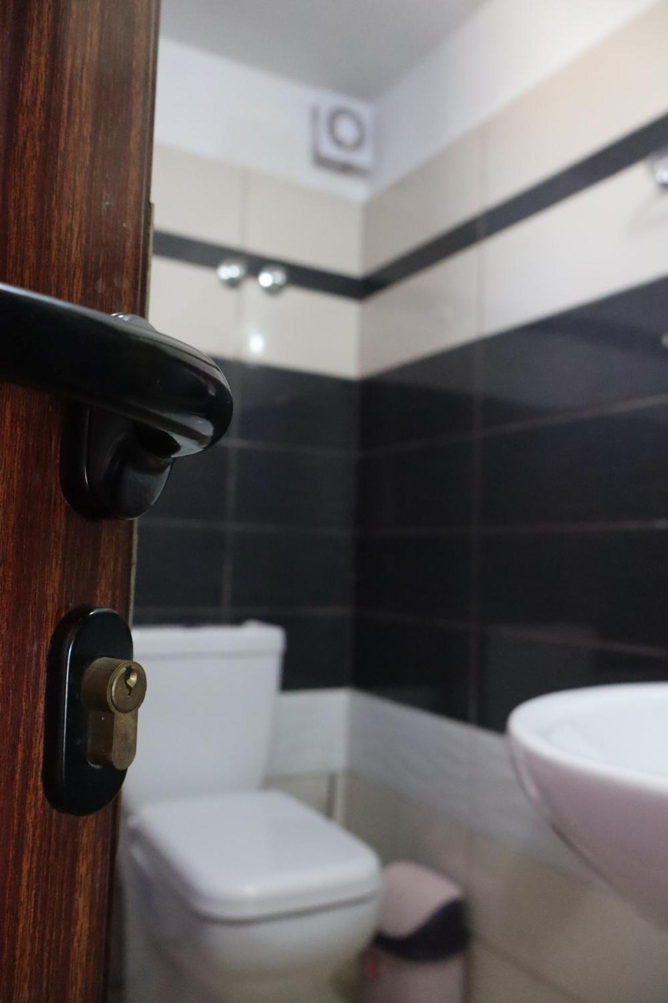 Bujtina Anlu Hotel Nepravishte ภายนอก รูปภาพ