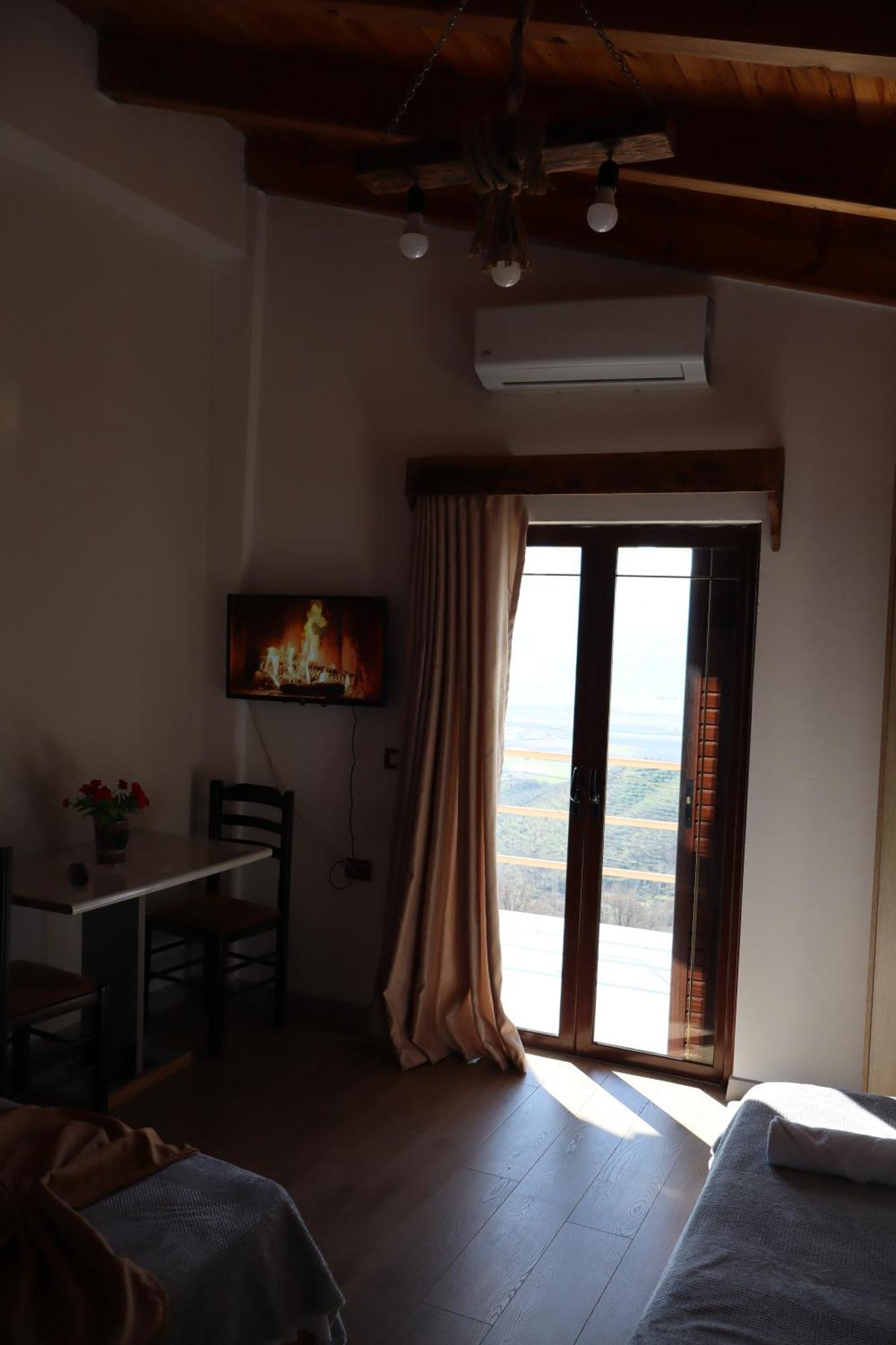 Bujtina Anlu Hotel Nepravishte ภายนอก รูปภาพ