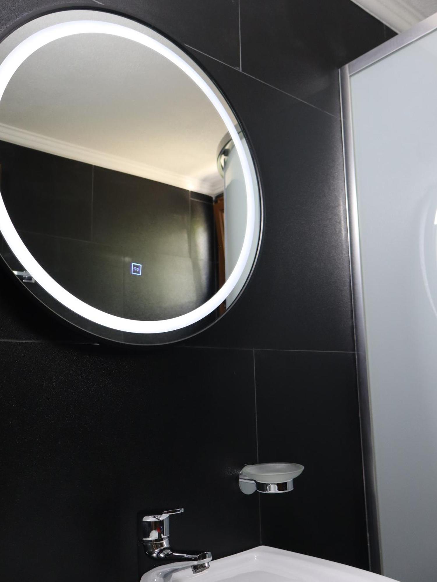 Bujtina Anlu Hotel Nepravishte ภายนอก รูปภาพ